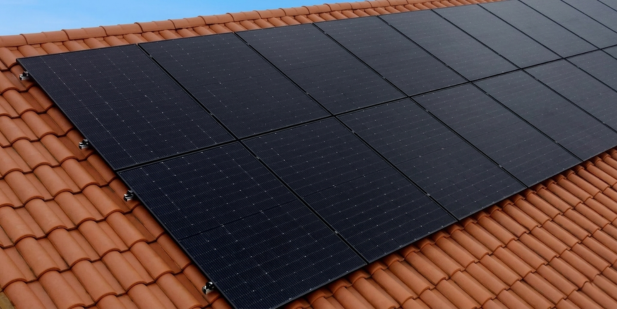 Panneaux photovolta&iuml;ques sur le toit d'une maison