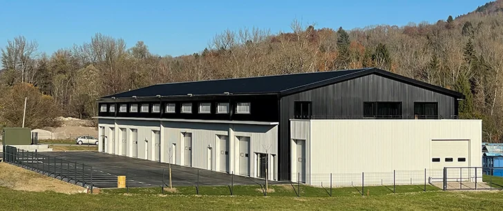 Entrepôts Upwatt : panneaux solaires en stock